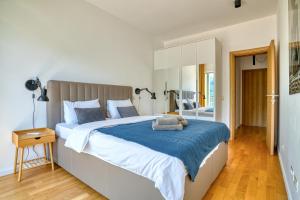 Ένα ή περισσότερα κρεβάτια σε δωμάτιο στο Kotor Sea View Apartment by MN Property