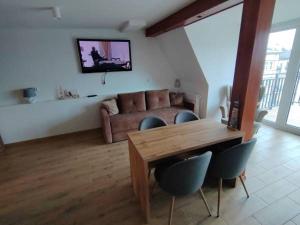 Μια τηλεόραση ή/και κέντρο ψυχαγωγίας στο Bachus