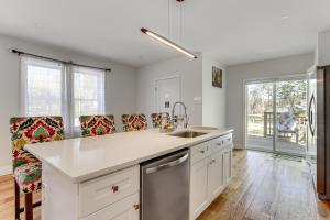 Foto dalla galleria di Pet-Friendly Home with Spacious Yard in Avon! a Avon