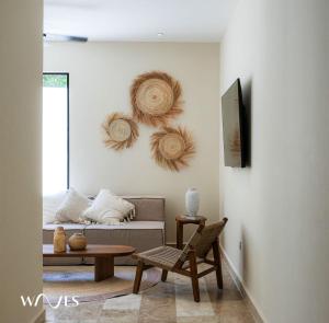 TV a/nebo společenská místnost v ubytování Modern 1BR with Private Pool and Surround Speakers