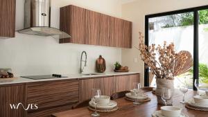 Kuchyň nebo kuchyňský kout v ubytování Modern 1BR with Private Pool and Surround Speakers + 23 fotografií