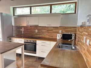 Cucina o angolo cottura di Chata pri Vode