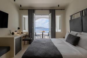 Cama ou camas em um quarto em Rocabella Mykonos Hotel mais 37 fotos