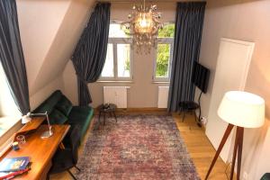 Ein Sitzbereich in der Unterkunft Apartmenthaus am Dom mit Parkplatz