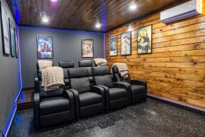 Χώρος καθιστικού στο Luxury! Views, Hottub, Theater, Game Room, Private