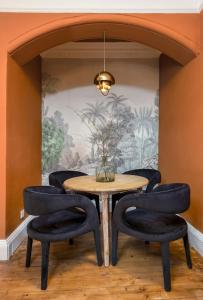 Χώρος καθιστικού στο Stylish Penthouse Retreat