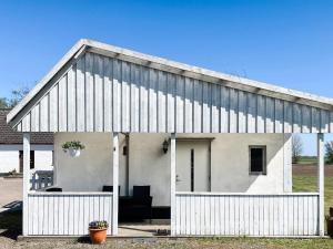 Afbeelding uit fotogalerij van 4 person holiday home in ANDERSLÖV in Anderslöv