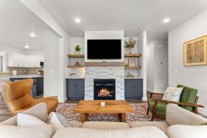 Χώρος καθιστικού στο Brand New Custom home - Grayson