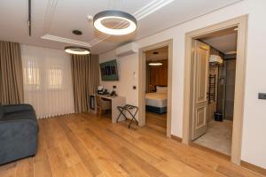 Телевізор і / або розважальний центр в Hotel Mozart