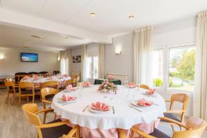 TV a/nebo společenská místnost v ubytování Hotel Sausa