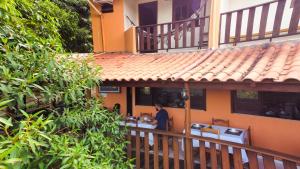 Vila Sancar Pousada的阳台或露台