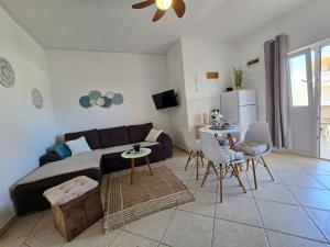 TV a/nebo společenská místnost v ubytování Apartment Melani