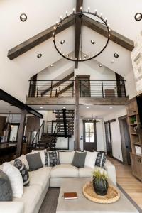 Χώρος καθιστικού στο The Lodge at Cutthroat Landing +81 φωτογραφίες