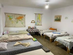 Imagen de la galería de Shkolla Hostel & Camping, en Vuno 57 fotos más