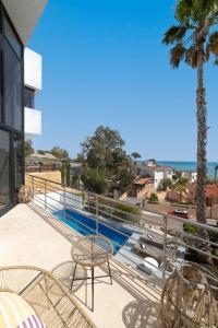 Kolam renang di atau dekat dengan Chalet with sea view in Alicante
