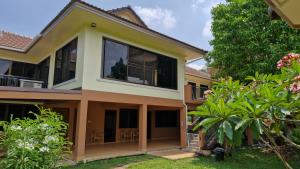 an image of a house at Nature's Hideaway Homestay in Ban Lam Thong Lang