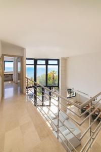 Balkoni atau teres di Chalet with sea view in Alicante