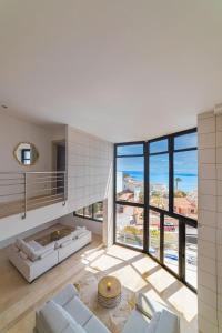 Ruang duduk di Chalet with sea view in Alicante