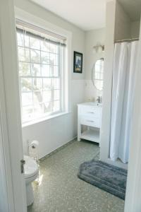 Ένα μπάνιο στο The Carriage House Inn Bed and Breakfast