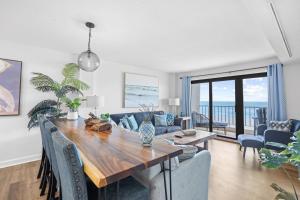 Istumisnurk majutusasutuses Direct Ocean Front 3BR 3BA Beach Front