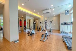 Fitnes oz. oprema za telovadbo v nastanitvi Ramada by Wyndham Serpong