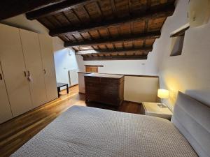 Postel nebo postele na pokoji v ubytování Elegant House in the Heart of Udine