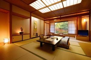 Posezení v ubytování Sansuiso Tsuchiyu Spa