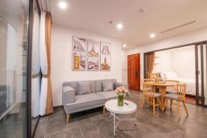 Χώρος καθιστικού στο Lake Side Lodge Panorama View - Nhật Chiêu, Hồ Tây