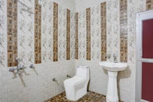 Koupelna v ubytování Hotel O NKA