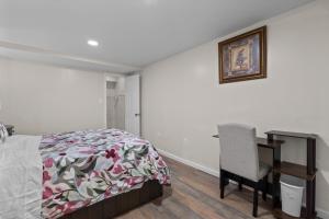 Postel nebo postele na pokoji v ubytování Laurel Cozy Hideaway