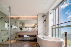 Phòng tắm tại New Century Mansion Hotel Jiaxing Zhongyuan Nanhu Avenue