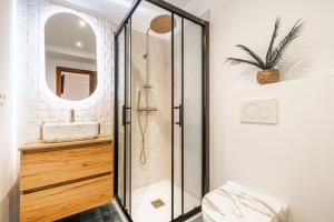 Ένα μπάνιο στο Sunrise Campello - Habitación Caliza