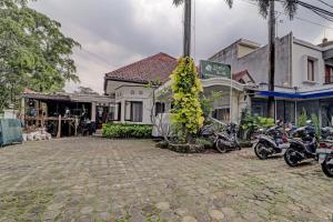 Zahrada ubytování Hotel O Bandung near Stadion Siliwangi formerly The Ethnic Hotel Bandung