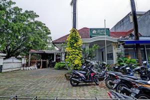 Foto Bandungis asuva majutusasutuse Hotel O Bandung near Stadion Siliwangi formerly The Ethnic Hotel Bandung galeriist
