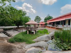 Zahrada ubytování Rockwood house Resort and Thai massage ร็อควู้ด เฮาส์ รีสอร์ท แอนด์ ทรงวาดนวดแผนไทยเพื่อสุขภาพ และสปา