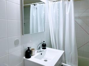 חדר רחצה ב-Apartments Lev Eilat 8