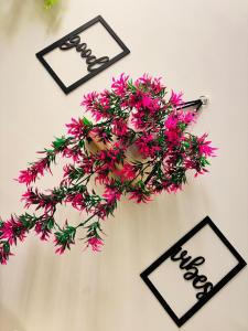 Fotografie z fotogalerie ubytování Elevated living luxury apartment with Mountain view v destinaci Déhrádún + 32 fotografií