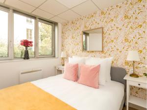 Posteľ alebo postele v izbe v ubytovaní Merveil - Family Suite - Tour Eiffel - Viala I