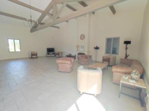 Ruang duduk di Domaine Sources de L'Oppidum