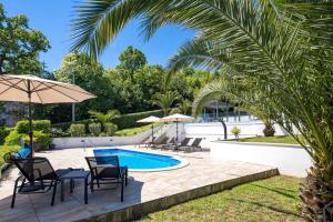 Bazén v ubytovaní Villa Garden Apartment with Pool Opatija alebo v jeho blízkosti