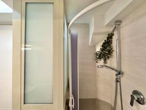 A bathroom at Beach House Gelsomino Még 10 kép