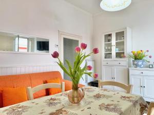 A kitchen or kitchenette at Beach House Gelsomino