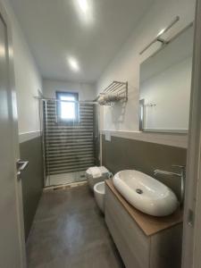 Et badeværelse på Eolia Rooms