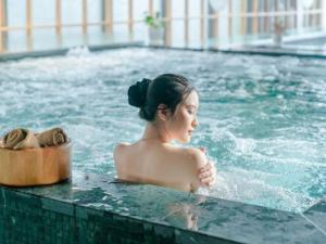 Hosté ubytování Flamingo Hải Tiến View biển xanh ngọc, đẳng cấp 5 sao, tầng 15 View trọn biển xanh