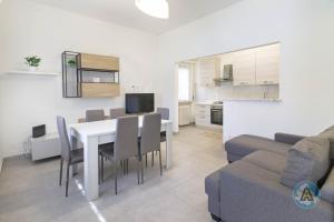 Kuchyň nebo kuchyňský kout v ubytování 79a - comodo appartamento per il mare