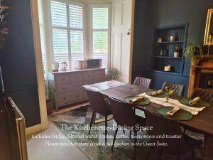 Mulberry Lodge Guest Suite - luxurious accommodation on West Highland Way的休息区