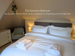 Mulberry Lodge Guest Suite - luxurious accommodation on West Highland Way客房内的一张或多张床位