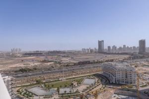 Nespecifikovaný výhled na destinaci Dubaj nebo výhled na město při pohledu z apartmánu