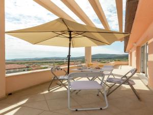 Balkón alebo terasa v ubytovaní Beautiful apartment in between Split and Trogir