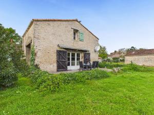 Κήπος έξω από το Maison authentique en pierre pour 7 avec jardin